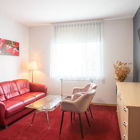 Hotel Labedy غليفيتسه المظهر الخارجي الصورة