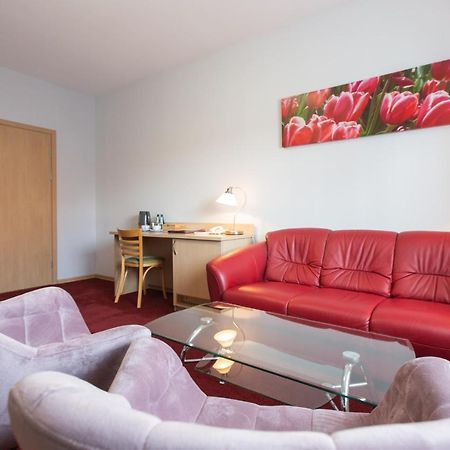Hotel Labedy غليفيتسه المظهر الخارجي الصورة
