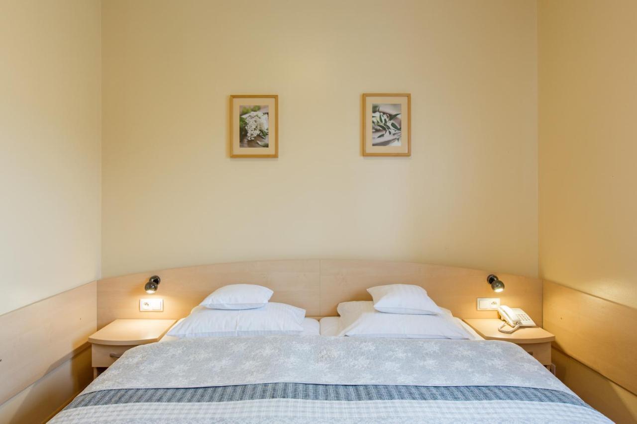 Hotel Labedy غليفيتسه المظهر الخارجي الصورة