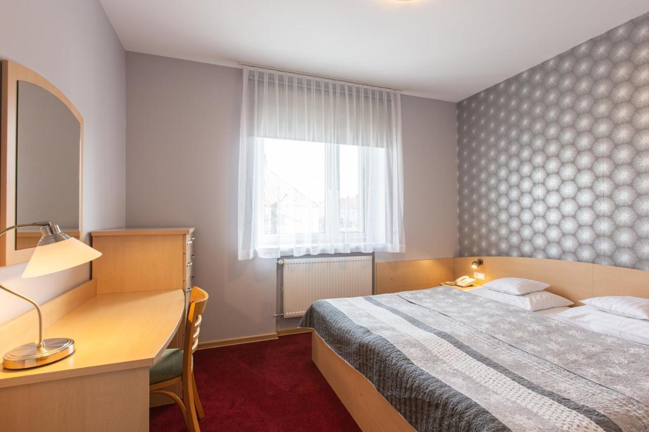 Hotel Labedy غليفيتسه المظهر الخارجي الصورة